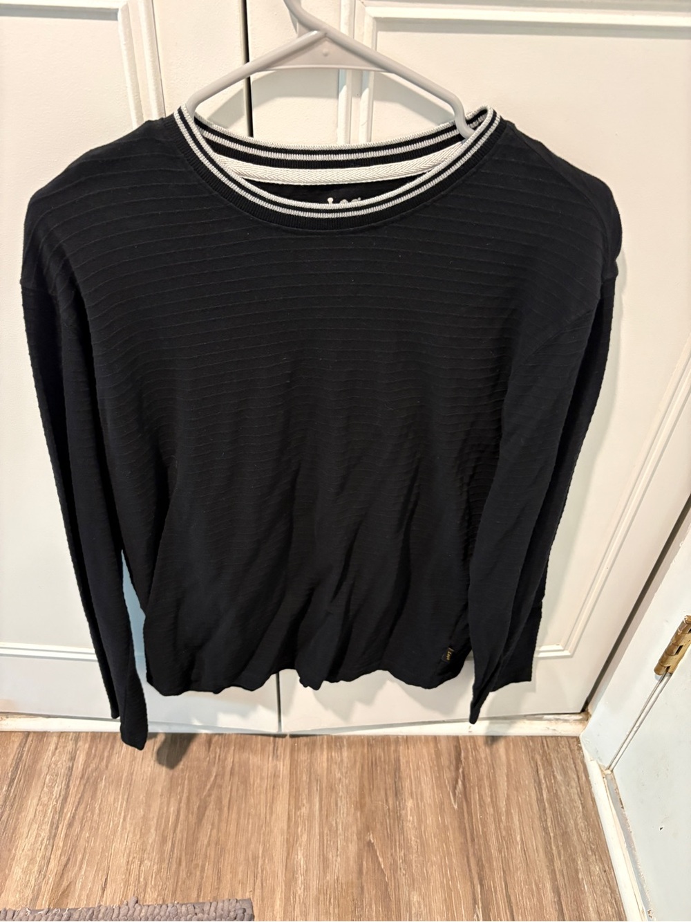 Lee Black and White long Sleeve